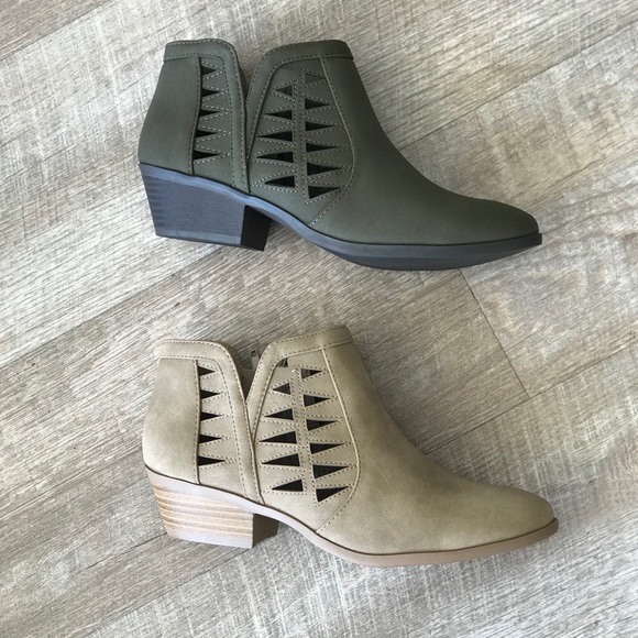Soda Neutral Basic Comfortable Low Heel Bootie - Picture 9 of 9